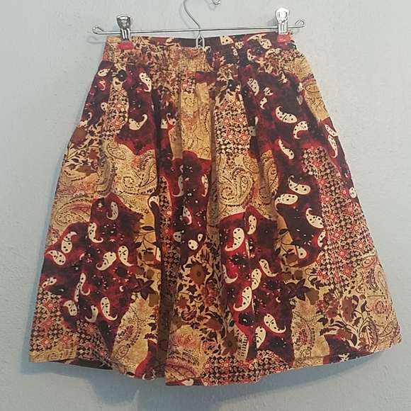 Patterned skirt - Picture 2 of 4